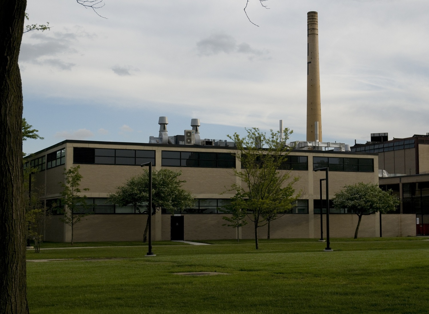 IIT Research Institute Life Sciences Research Building